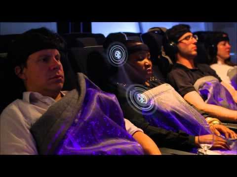 英國航空-隨心情變色的幸福飛機毯British Airways - The Happiness Blanket