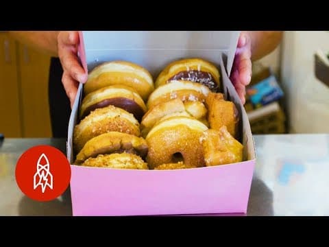 為什麼甜甜圈的盒子都是粉紅色的 (The Reason Why Your Doughnut Box is Pink)